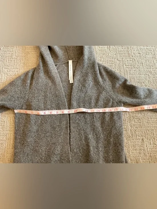 💜Aritzia Group Babaton Ammonius Merino Yak Wool Blend Hooded Cardigan Taupe XS - Picture 8 of 12